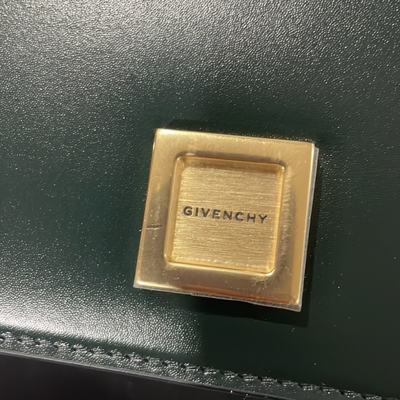 GIVENCHY Green Small 4G Chain Bag - Picture 8 of 10